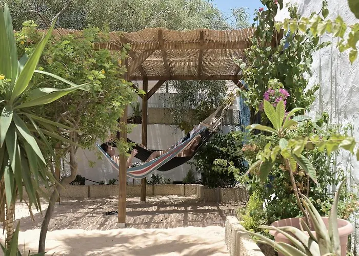 Los Amigos Nomad Hostal La Mareta