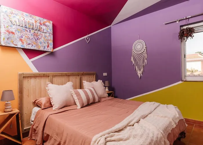 Los Amigos Nomad Hostal La Mareta