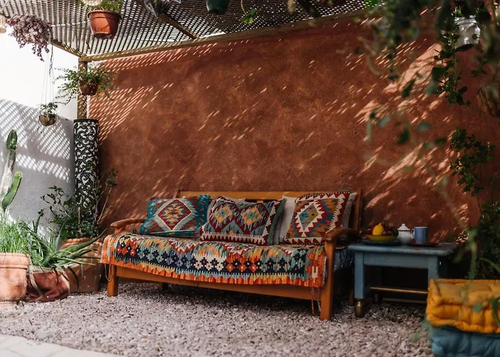 Los Amigos Nomad Hostal *
