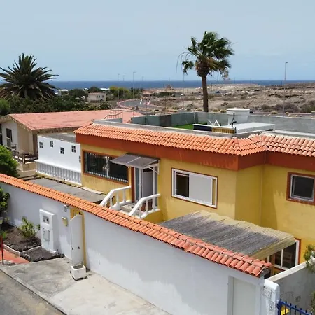 Los Amigos Yoga & Wellness Vandrarhem *