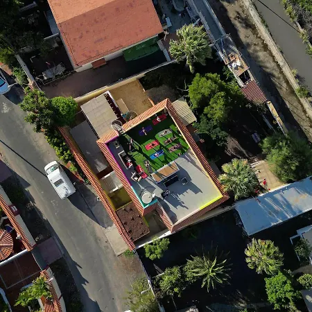 Los Amigos Yoga & Wellness 호스텔 La Mareta