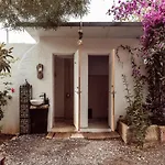 Los Amigos Yoga & Wellness * La Mareta