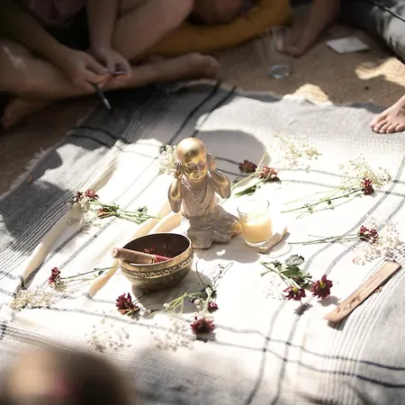 Los Amigos Yoga & Wellness אכסניה La Mareta